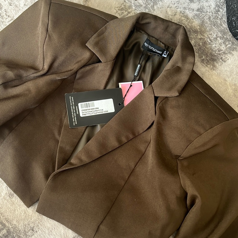 NWT PrettyLittleThing Cropped Blazer w/shoulder pads